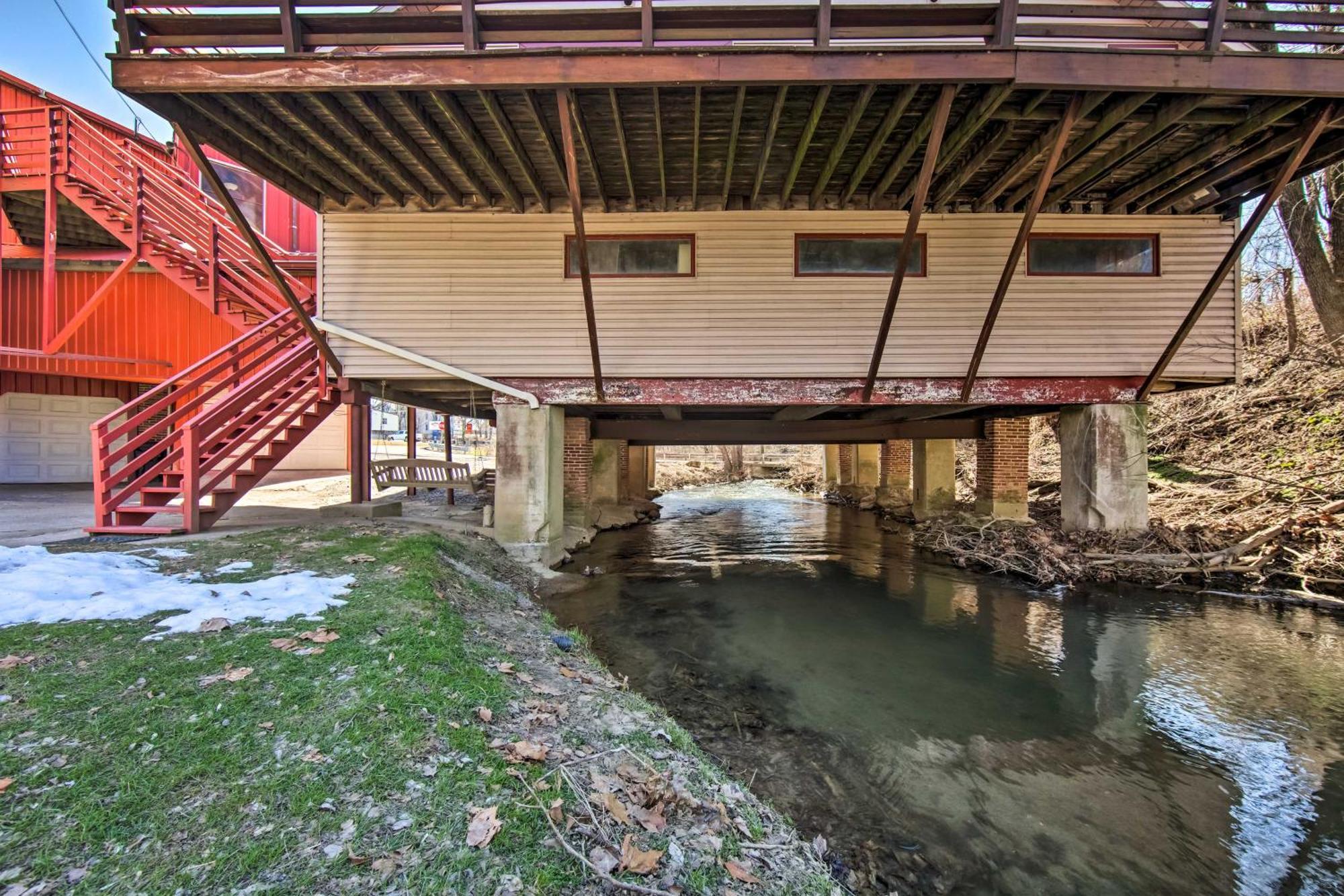 Runningwater Apartment In Lancaster With Deck Exterior photo